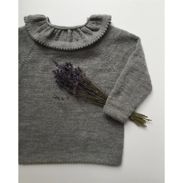 Dagmars Bluse - strikkeopskrift fra PetiteKnit