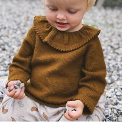 Dagmars Bluse - strikkeopskrift fra PetiteKnit