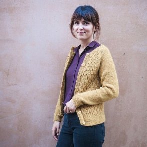 Klassisk Smock Cardigan - strikkeopskrift fra PetiteKnit
