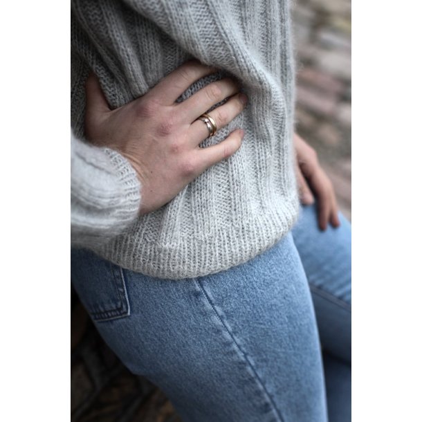 Striber P Langs-Sweater - strikkeopskrift fra PetiteKnit