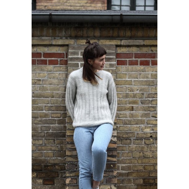 Striber P Langs-Sweater - strikkeopskrift fra PetiteKnit