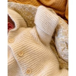 Selmas Sovedragt - strikkeopskrift fra PetiteKnit