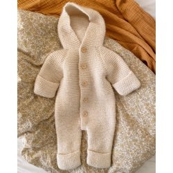 Selmas Sovedragt - strikkeopskrift fra PetiteKnit