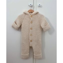 Selmas Sovedragt - strikkeopskrift fra PetiteKnit