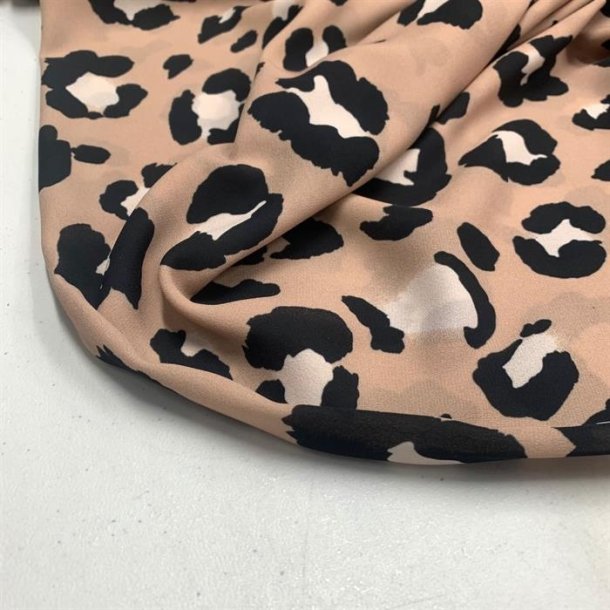 Polyester crepe med leopardpletter - pr. 0,25 meter