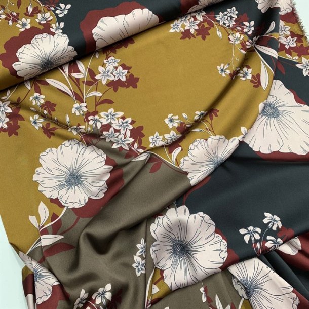 Polyester satin med blomster - pr. 0,25 meter