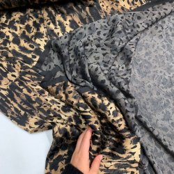 Polyesterstof med dyreprint og ausbrenner-effekt  - pr. 0,25 meter