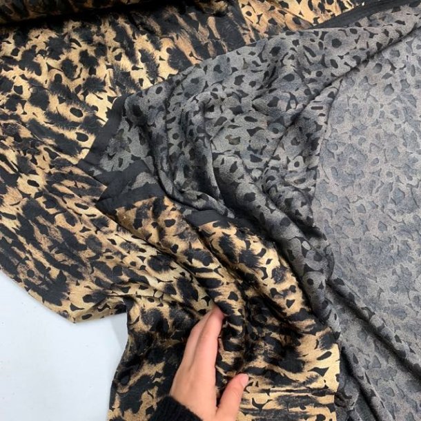 Polyesterstof med dyreprint og ausbrenner-effekt  - pr. 0,25 meter