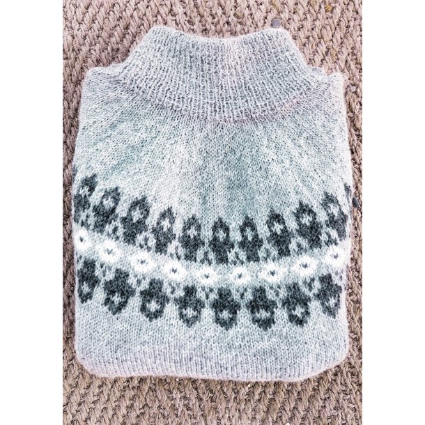 Vendela for Sandnes Garn - strikkehfte med genser og jakke