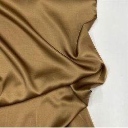 Silke med str�k i camel - pr. 0,25 meter