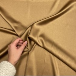 Silke med str�k i camel - pr. 0,25 meter