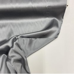 Silke med str�k i gr� - pr. 0,25 meter