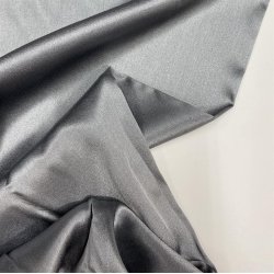 Silke med str�k i gr� - pr. 0,25 meter