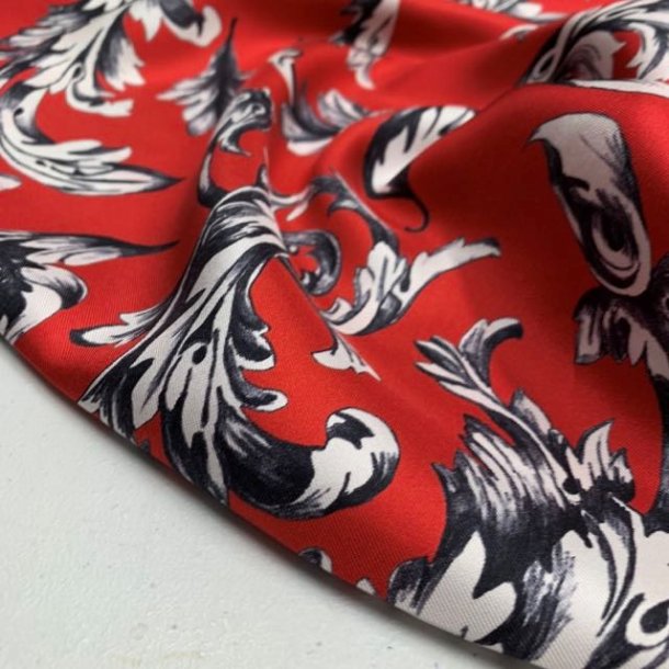 Silke i r�d med kunsteriske fjer - pr. 0,25 meter