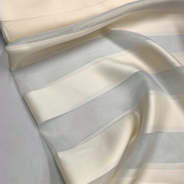 Silke i beige med gennemsigtig stribe - pr. 0,25 meter