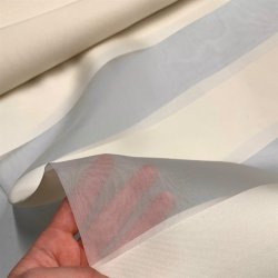 Silke i beige med gennemsigtig stribe - pr. 0,25 meter
