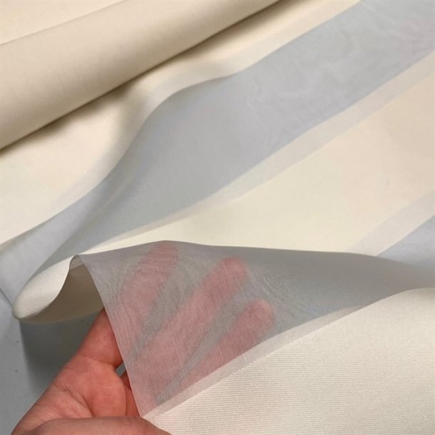 Silke i beige med gennemsigtig stribe - pr. 0,25 meter