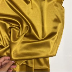 Silke med str�k i varm gul - pr. 0,25 meter