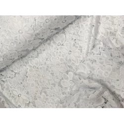 Smuk strkblonde med store blomster i hvid - pr. 0,25 meter