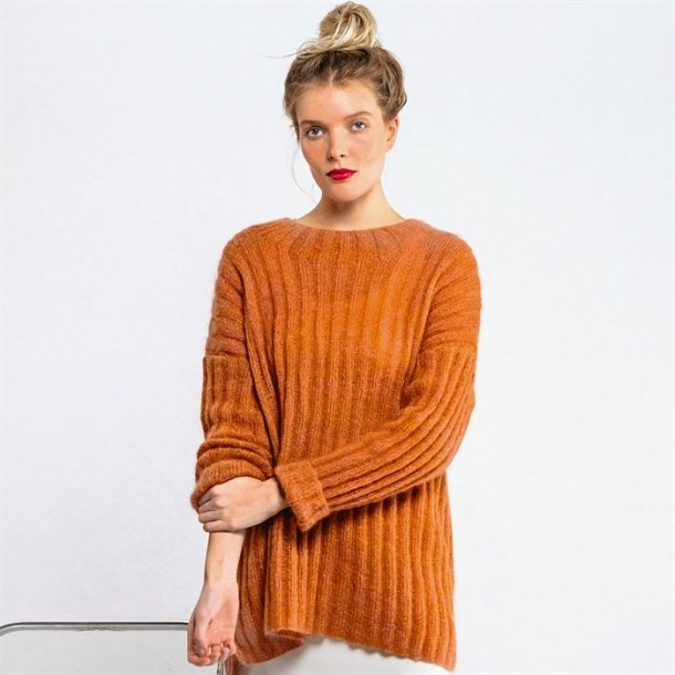 Smandens ribsweater / ribbegenser - strikkekit  fra Sandnes