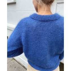Stockholm Sweater V-Neck - strikkeopskrift fra PetiteKnit