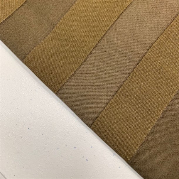 Stribet cupro i olivenbrun - pr. 0,25 meter