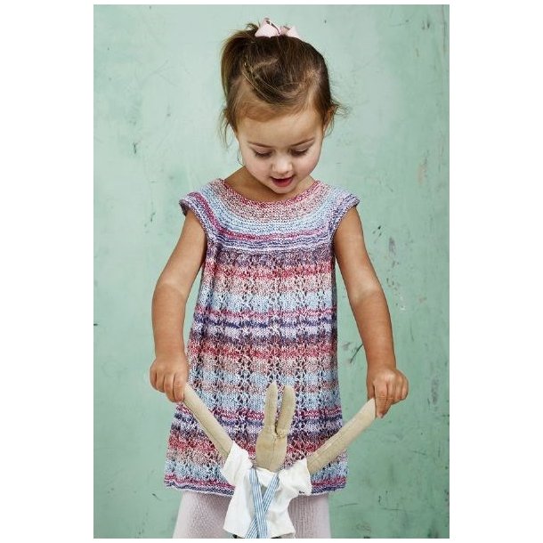 Strikkeopskrifter til Maja garn fra Permin