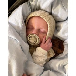 Sunday Balaclava Baby - strikkekit fra PetiteKnit