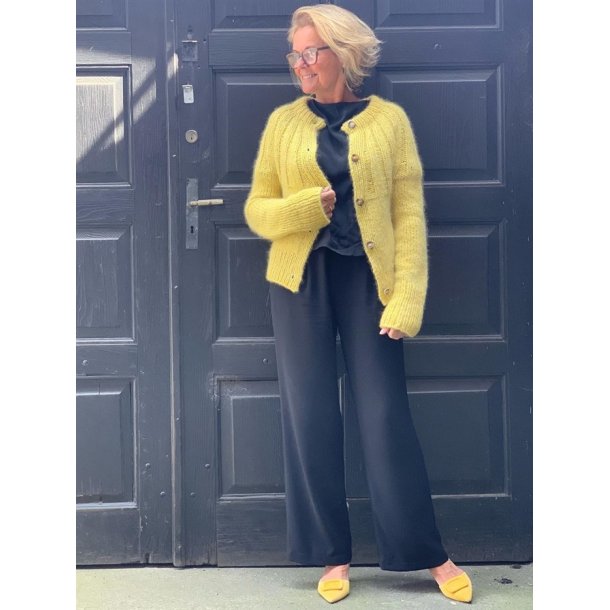 Sunday Cardigan - strikkeopskrift fra PetiteKnit