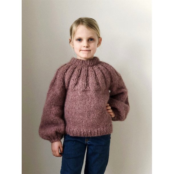 Sunday Sweater Junior - strikkeopskrift fra PetiteKnit