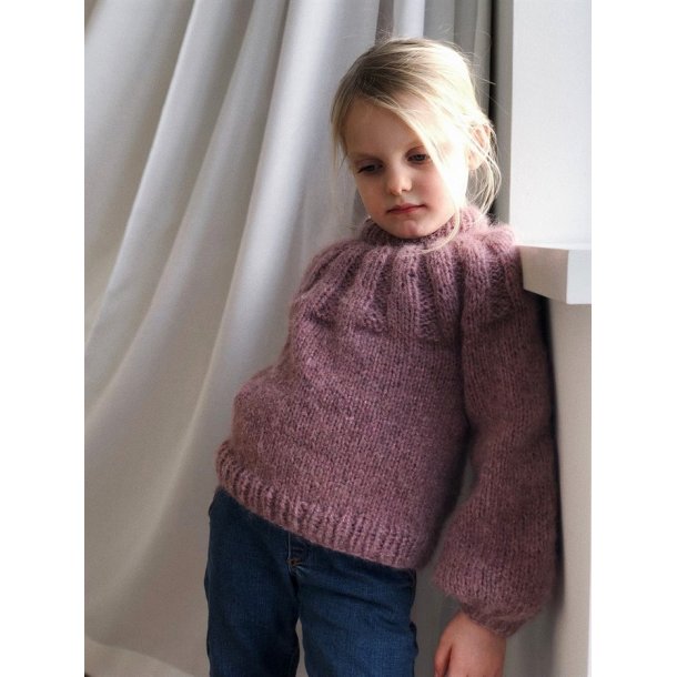 Sunday Sweater Junior - strikkeopskrift fra PetiteKnit