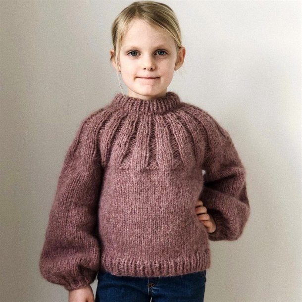 Sunday Sweater Junior - strikkeopskrift fra PetiteKnit