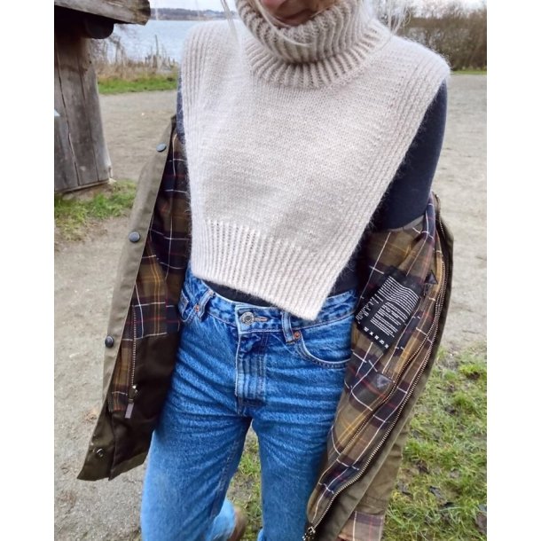 Terrazzo Neck - strikkeopskrift fra PetiteKnit