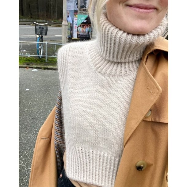 Terrazzo Neck - strikkeopskrift fra PetiteKnit