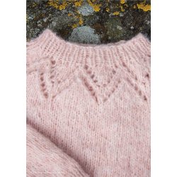 Tiril barnegenser med hulmnster - strikkekit fra Sandnes Garn