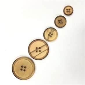 Tr� knap med br�ndt kant, 3 st�rrelser - Pr. stk.