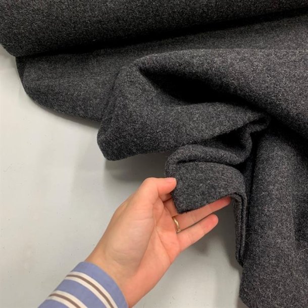 Boucl uld i koksgr - pr. 0,25 meter