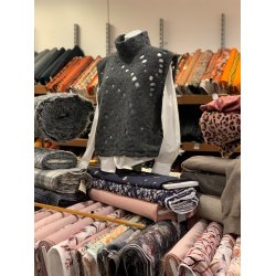 Uld i koksgr med huller - pr. 0,25 meter