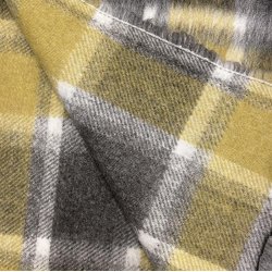 Uldkvalitet med gr og grnlige tern - pr. 0,25 meter