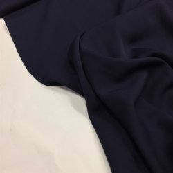 Viskose twill i marinebl - pr. 0,25 meter