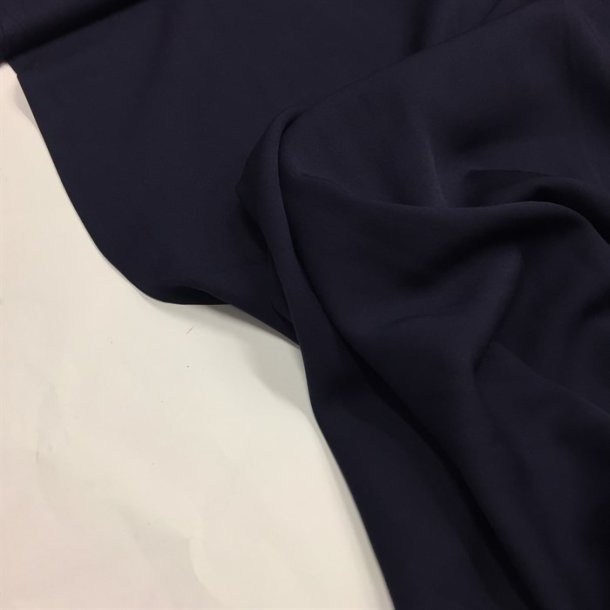 Viskose twill i marinebl - pr. 0,25 meter