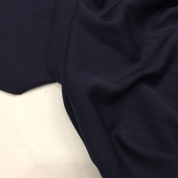 Viskose twill i marinebl - pr. 0,25 meter
