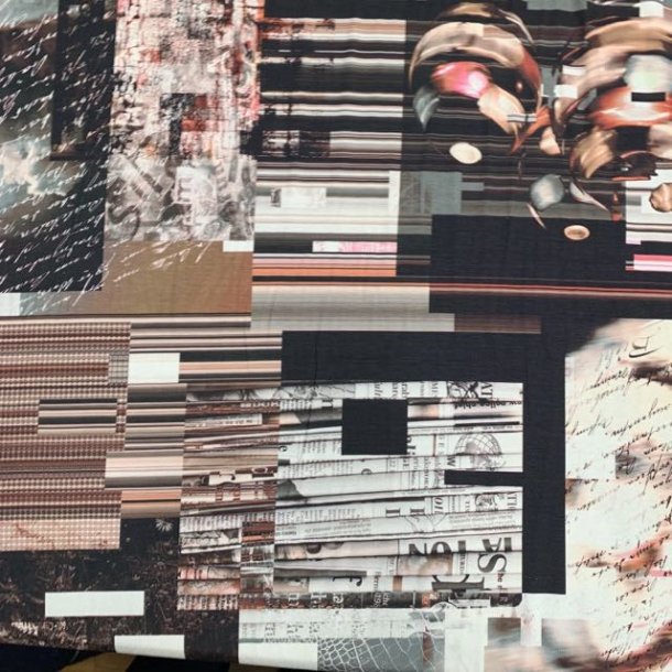 Viskosejersey med collage af avis, hndskrift og grafik - pr. 0,25 meter