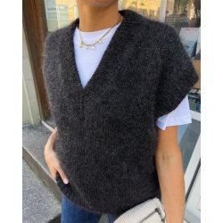 Weekend Slipover V-neck - strikkeopskrift fra PetiteKnit