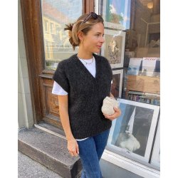 Weekend Slipover V-neck - strikkeopskrift fra PetiteKnit