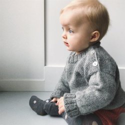 Wilfreds Trje - strikkeopskrift fra PetiteKnit